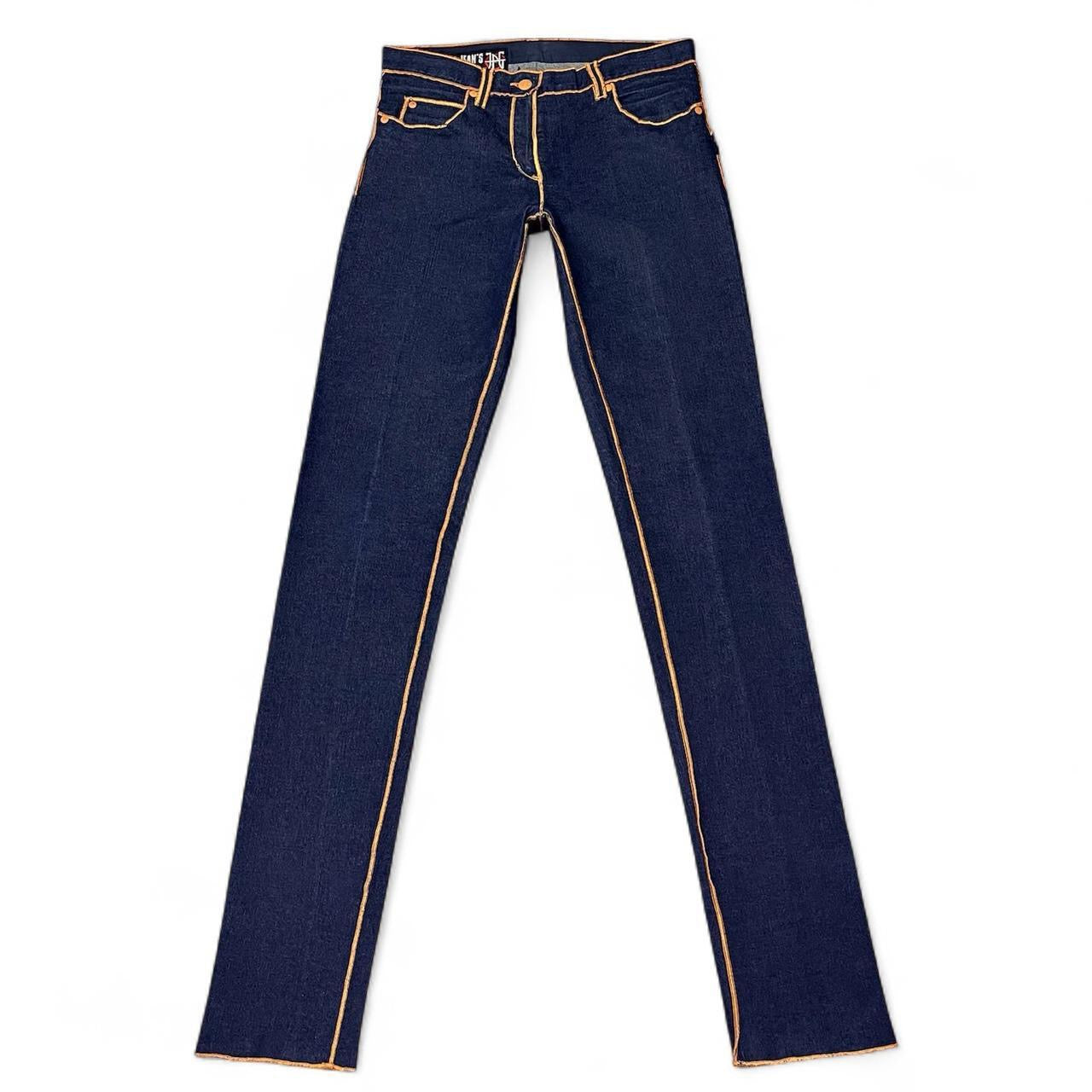 Indigo jeans with accent seams