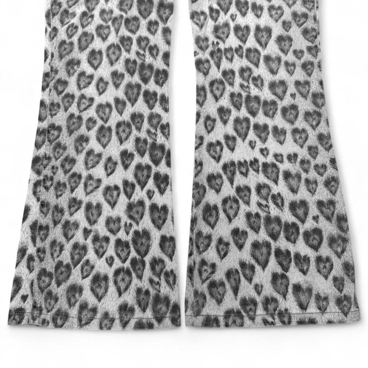 Heart-shape leopard print jeans