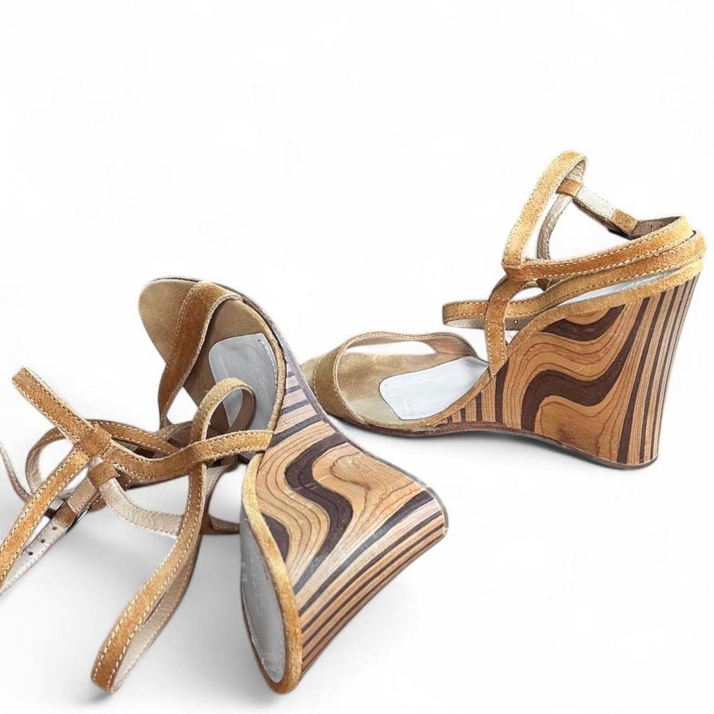 Two-tone swirl wood wedge heels (US 7)