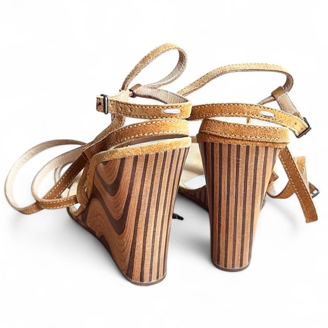 Two-tone swirl wood wedge heels (US 7)